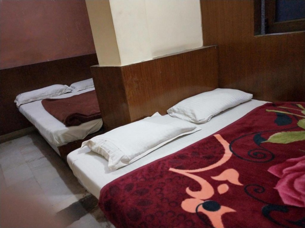 Mahesh guest house